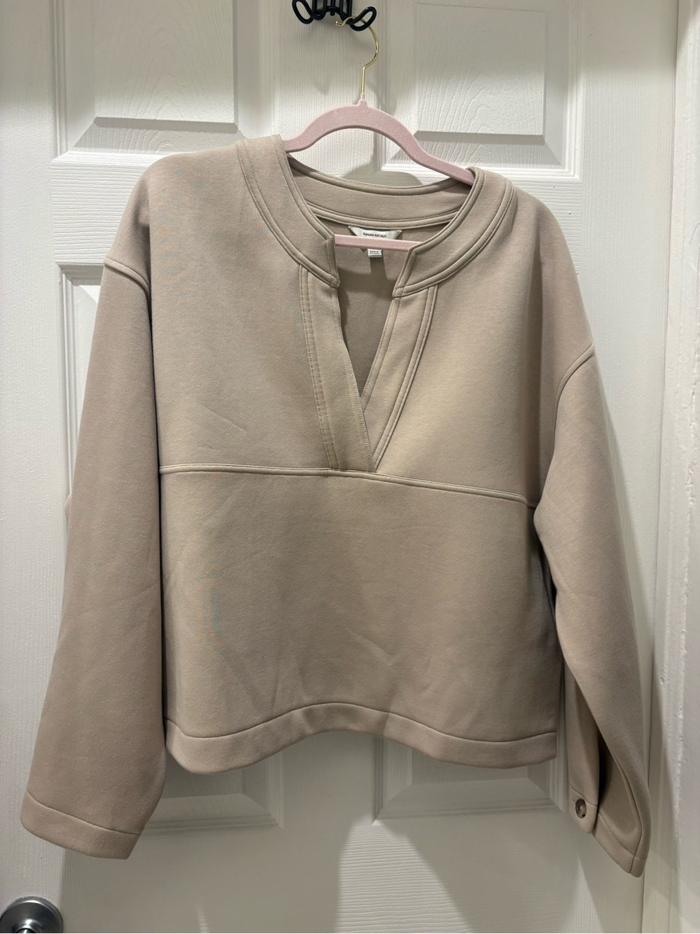 Banana Republic Scuba Split-Neck Sweatshirt Taupe Beige Size M Oversized - Picture 3 of 10